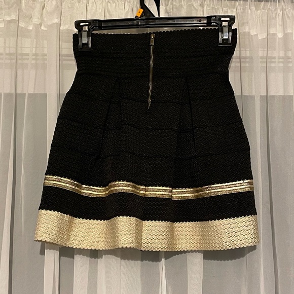 Sans Souci Women’s Mini Skirt - Picture 3 of 5